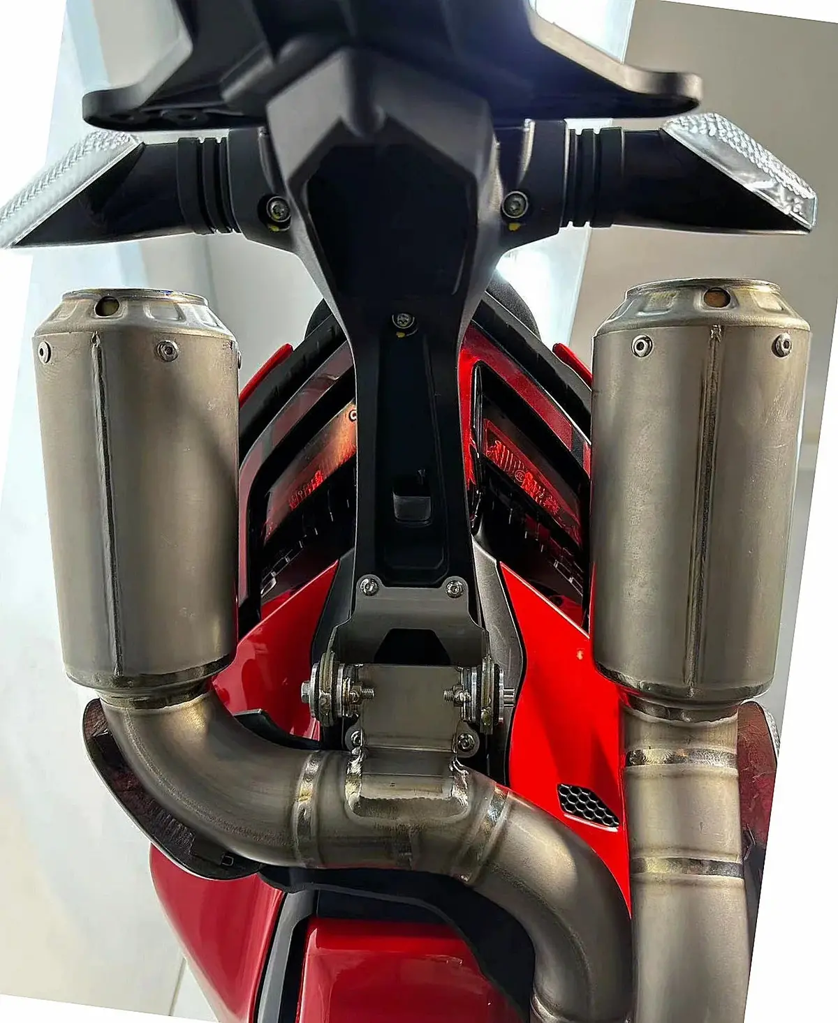Vandemon Ducati Panigale V4/ V4s Titanium High Mount Slip-On 2025-2026 Ducv4pantimufhma Va-176 1