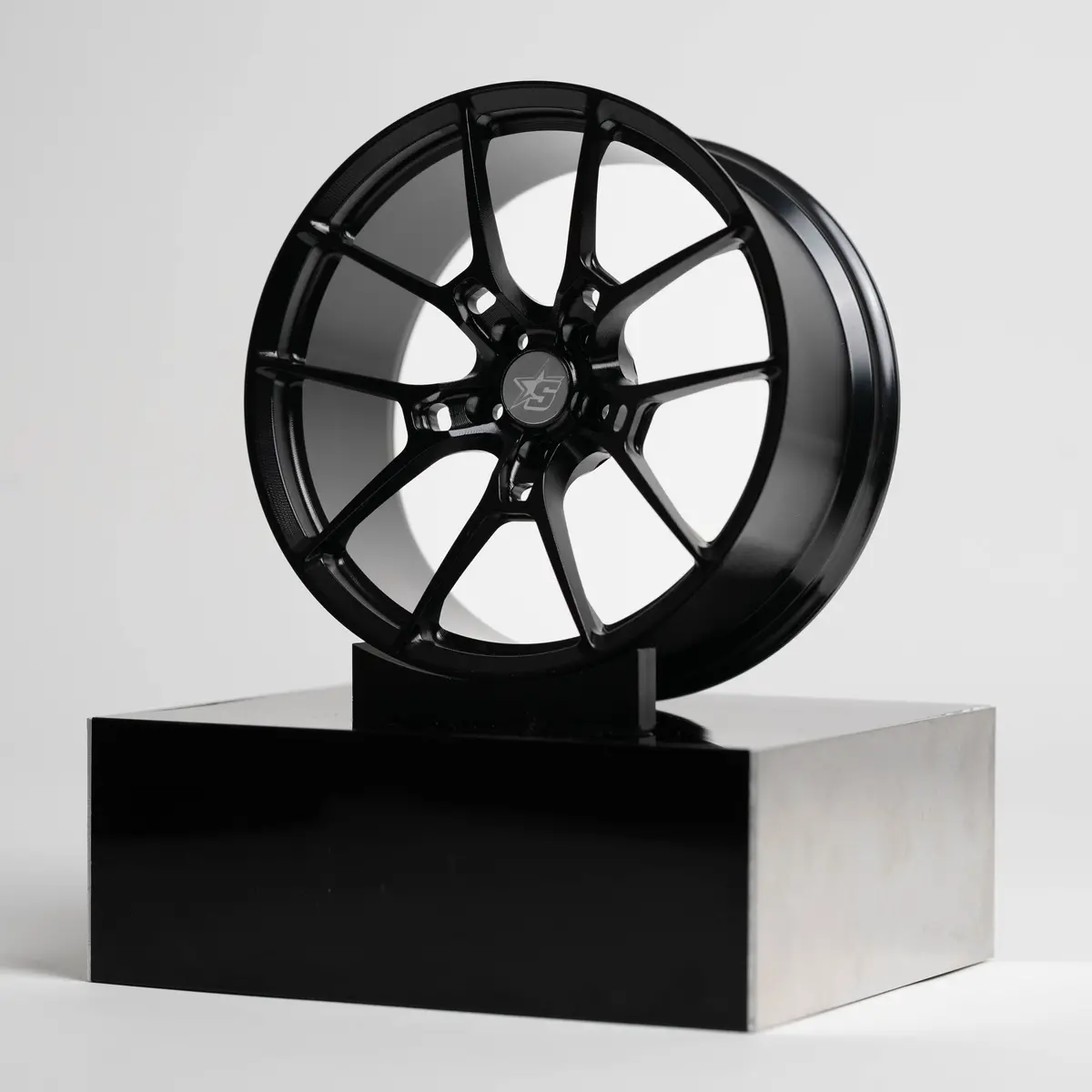 G025 | Black Edition 1