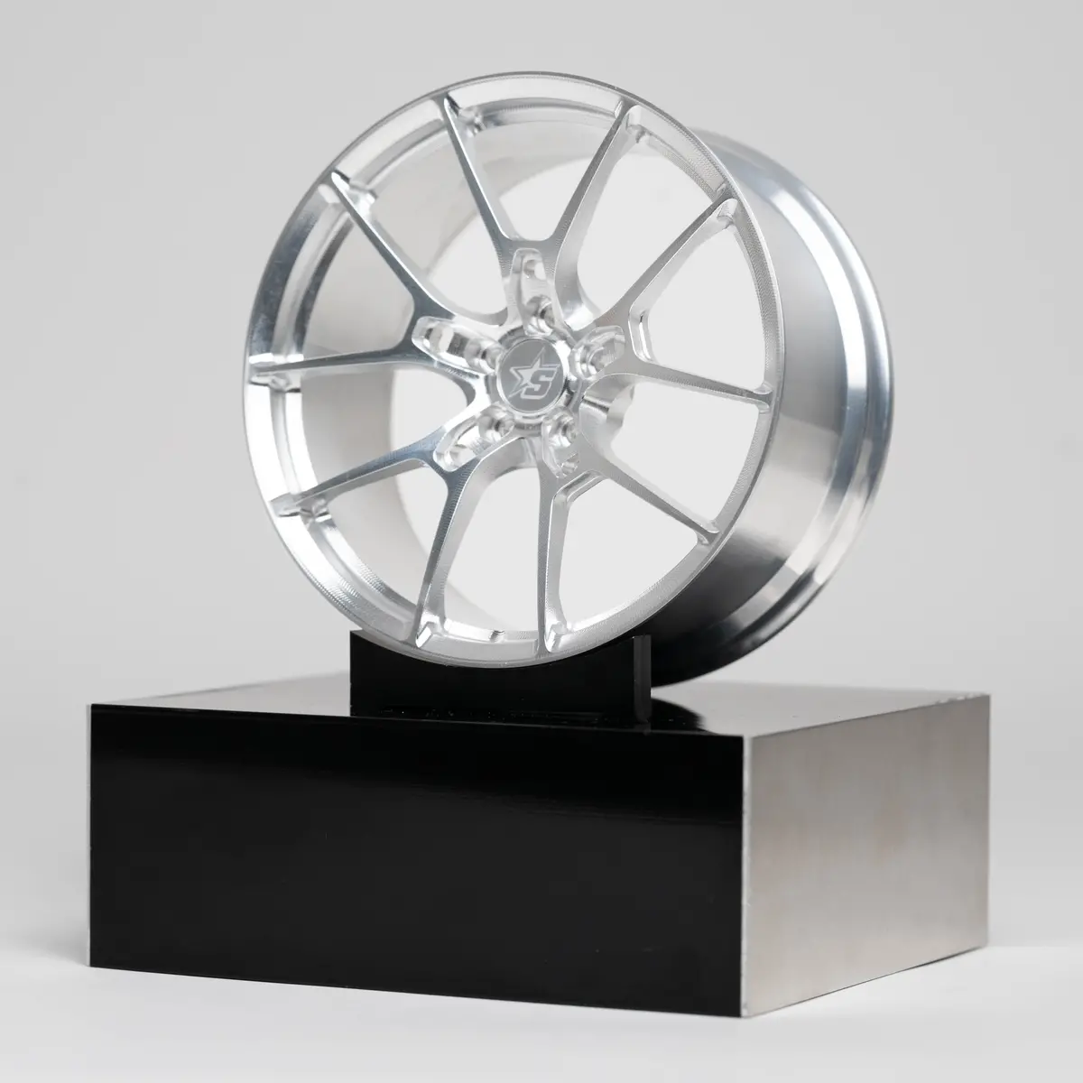 G025 | Diamond Silver 1