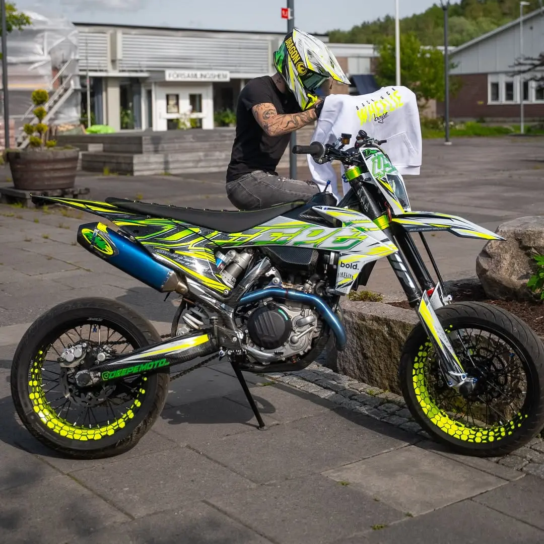 Hexagon 50/50 Supermoto Wheel Graphics - Bicolor Wheel Wraps 1