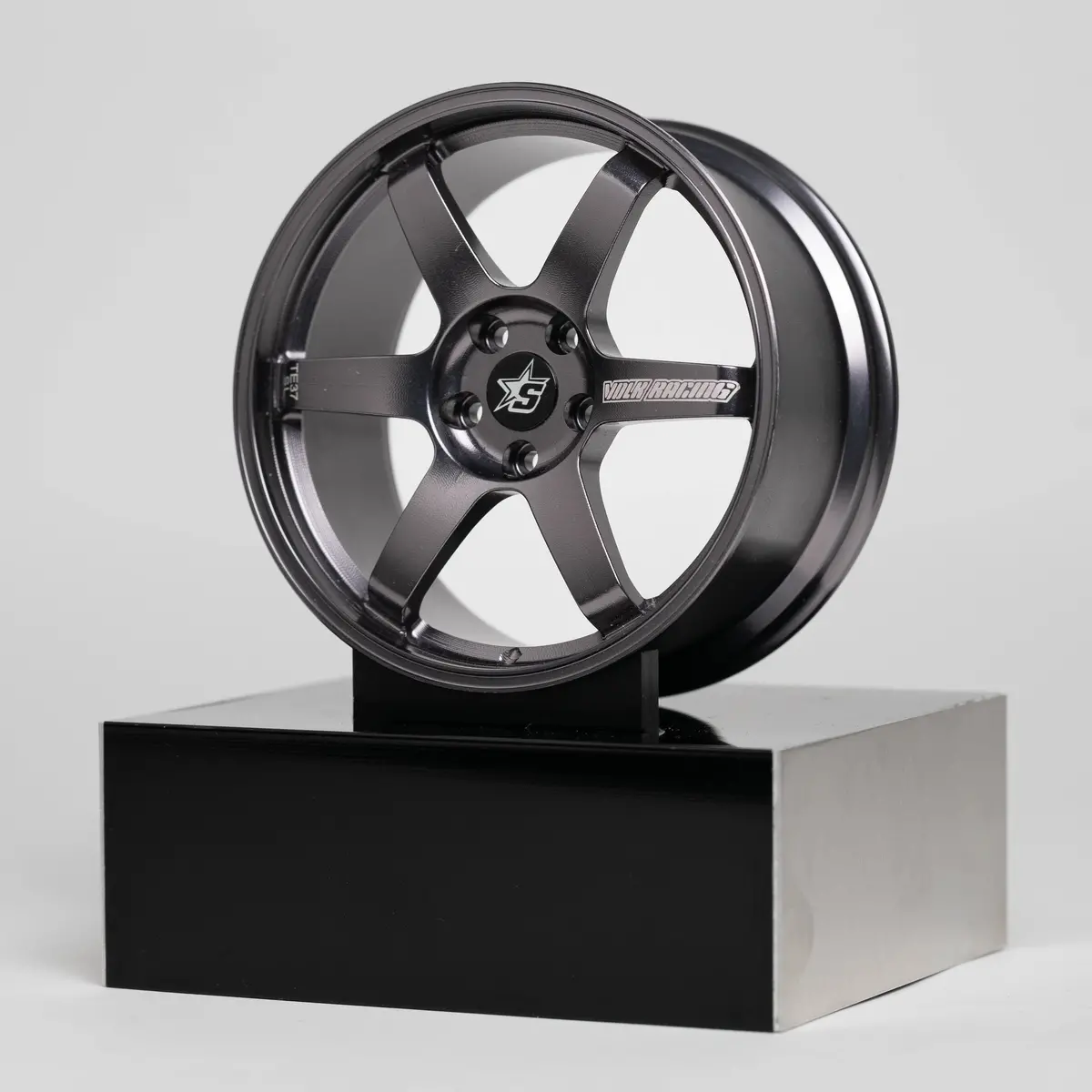 Te37 | Platinum Grey 1