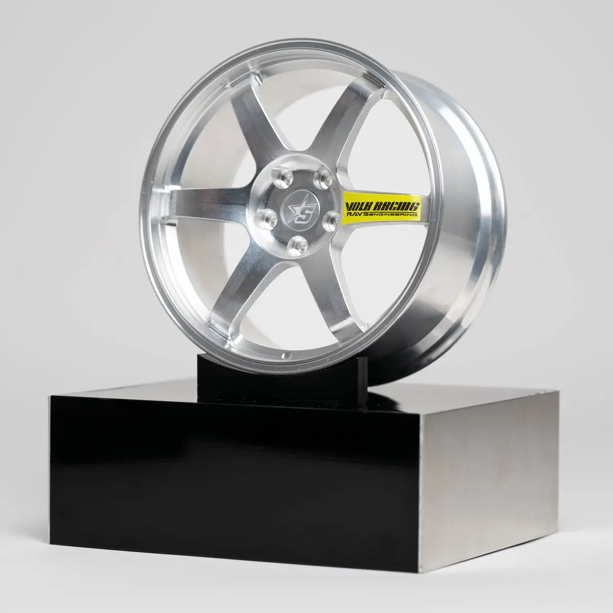Te37 | Diamond Silver | Yellow 1