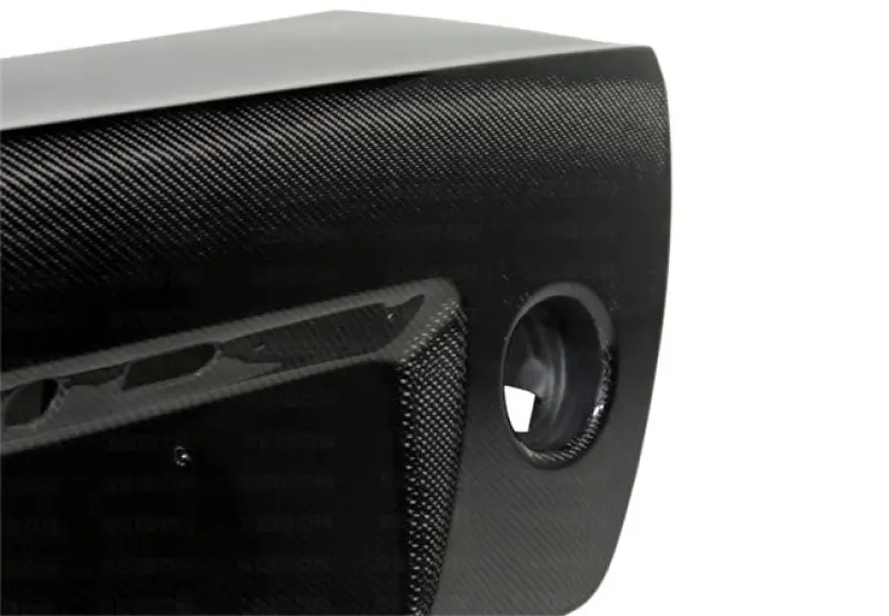 Seibon Oem-Style Carbon Fiber Trunk/Hatch Replacement For 2000–2005 Lexus Is300 1
